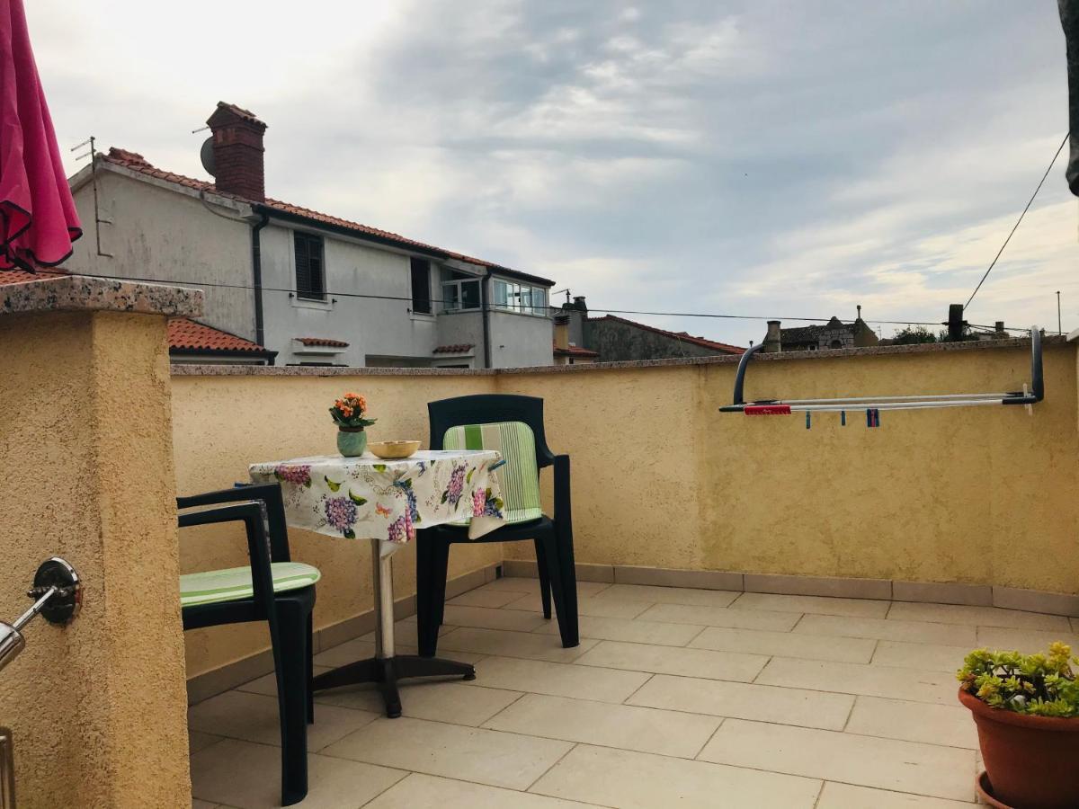 Apartmani Luiza Cres Exteriér fotografie